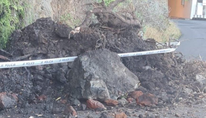 Rocks Collapse in Jardim do Mar road