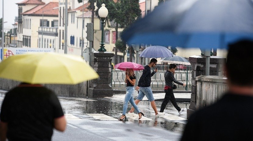 Heavy rain leaves Madeira under yellow warning