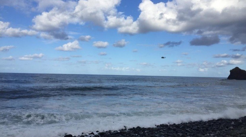 Helicopter Helps to Search for Missing Young Tourist at Sea in São Jorge (Video)