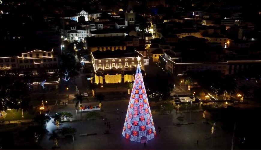 Drone images reveal the beauty of the Christmas lights in Funchal