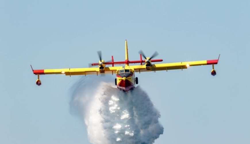 Two Canadair planes make first water drop on Pico do Gato (with video)